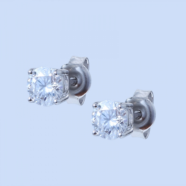 925スターリングシルバーのユニークなソリティアダイヤモンドのイヤリングスタッド 