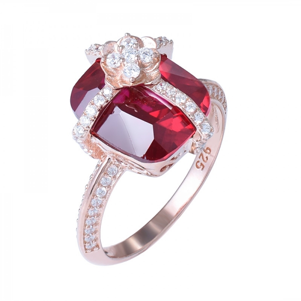 女性のための新しく作成されたルビーキュービックジルコンの婚約指輪は、ゴールドカラーの結婚指輪を上昇 