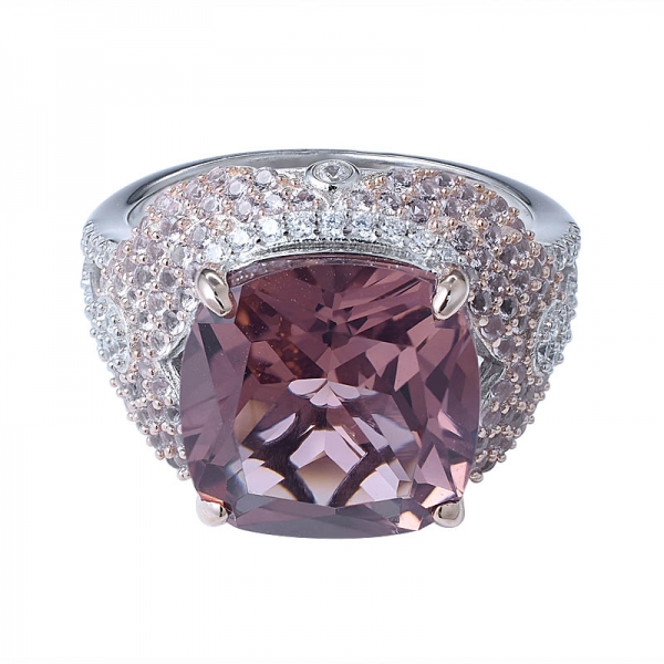 925シルバージュエリーの高級クッションの切削ピンクのモルガナイトキュービックジルコニアの銀の宝石リング 