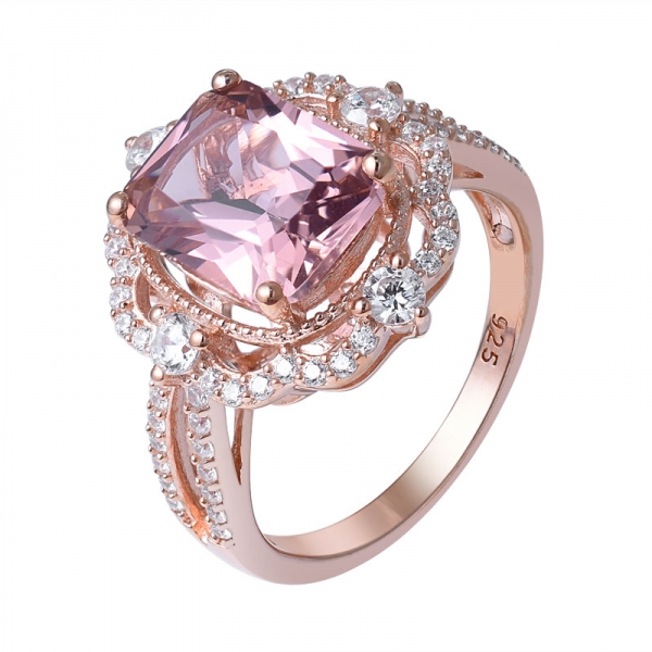 スターリングシルバーの結婚指輪にピンクのモルガナイトローズゴールドをクッションカット 