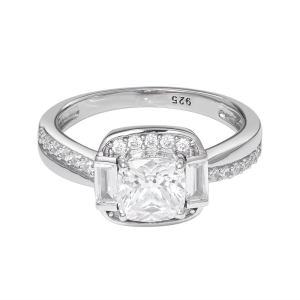クッションカットホワイト Cz ロジウム以上 925 スターリングシルバーの婚約指輪 