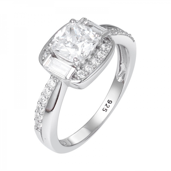 クッションカットホワイト Cz ロジウム以上 925 スターリングシルバーの婚約指輪 