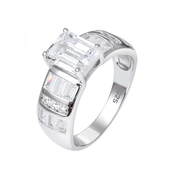  1カラット スターリングシルバーの婚約指輪にエメラルドカットのホワイトキュービックロジウム 