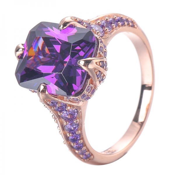 エメラルドカットパープルアメジストエンゲージメントリング CZ ダイヤモンドの結婚指輪 