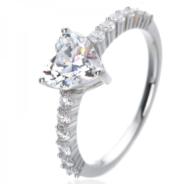 ホワイトキュービックジルコニアハートカットロジウムオーバー女性のためのスターリングシルバーの結婚指輪 