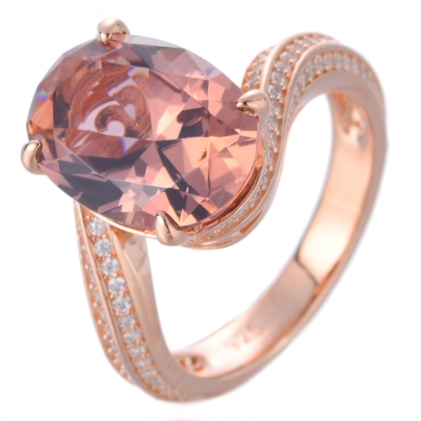 925スターリングシルバーが楕円形の青いタンザナイトの女性の婚約指輪を作成しました 