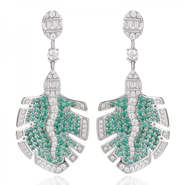 ラウンドグリーンナノとテーパードホワイトキュービックジルコンロジウムシルバーイヤリング 